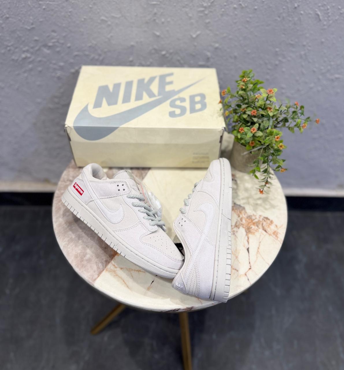 NIKE SB DUNK SUPREME BEIGE