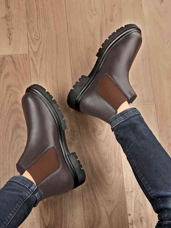 ZARA CHUNKY CHELSEA BOOTS