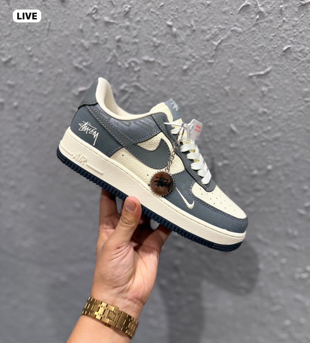 NIKE AIRFORCE STUSSY X SUPREME 2025