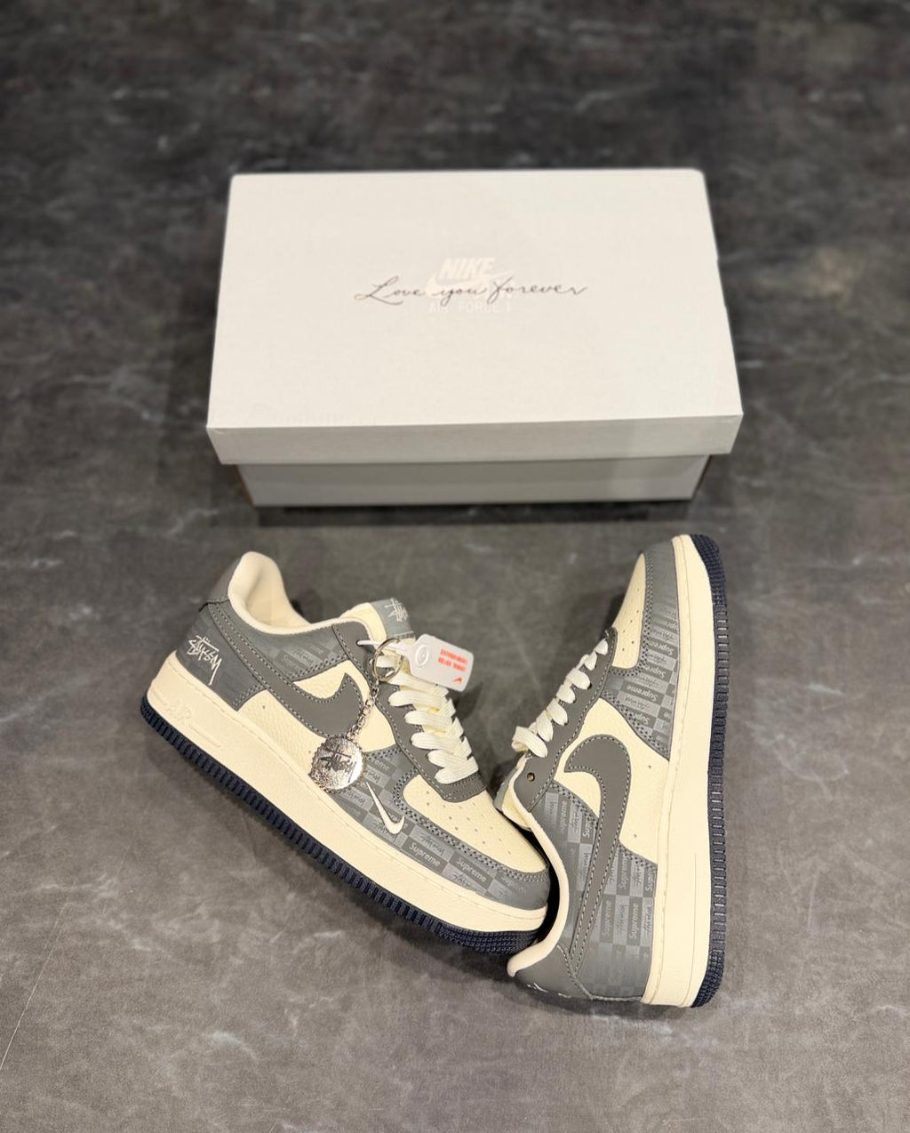NIKE AIRFORCE STUSSY X SUPREME 2025