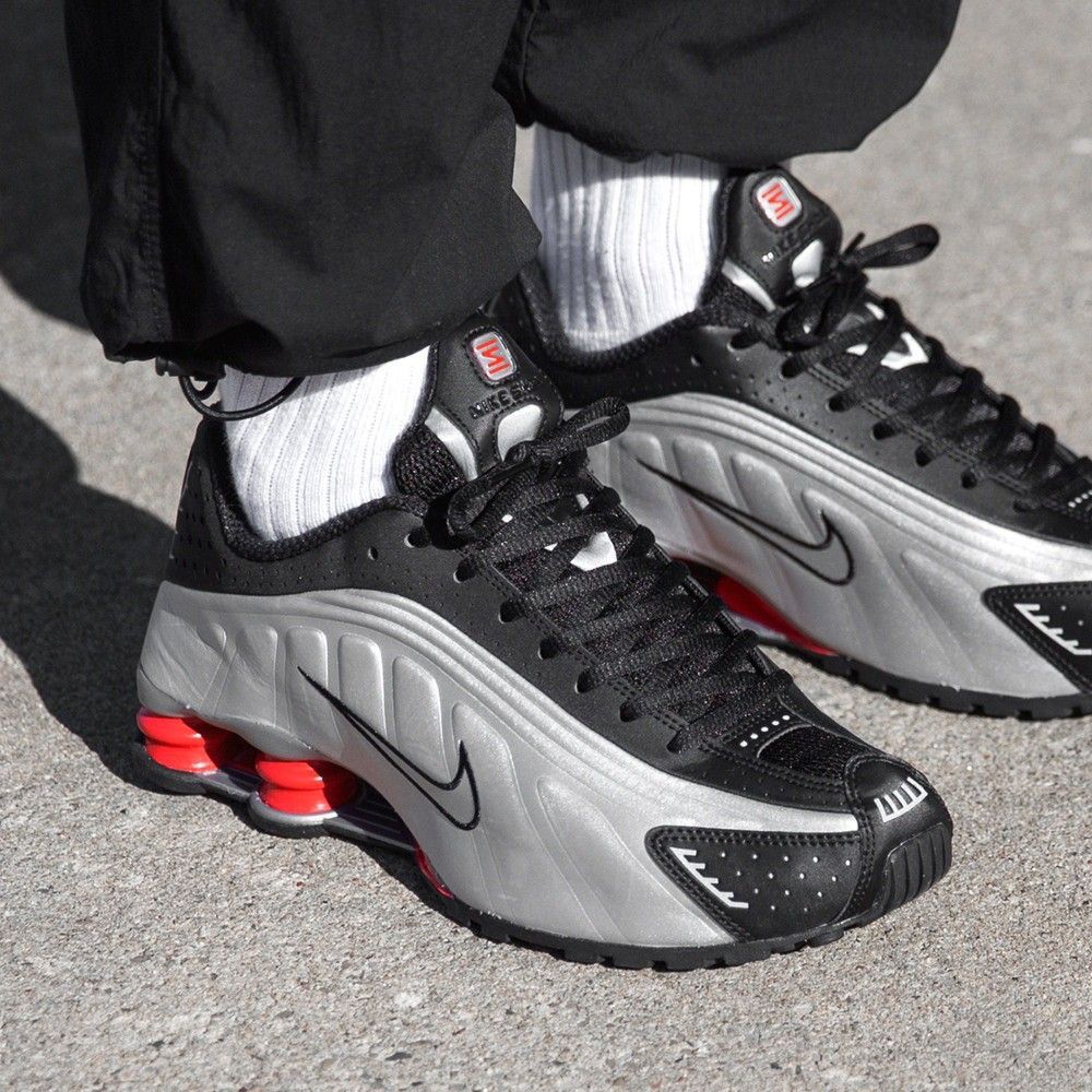 NIKE SHOX SILVER BLACK RED