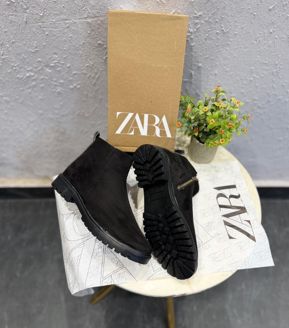 ZARA SUEDE BLACK GOLD ZIPPY