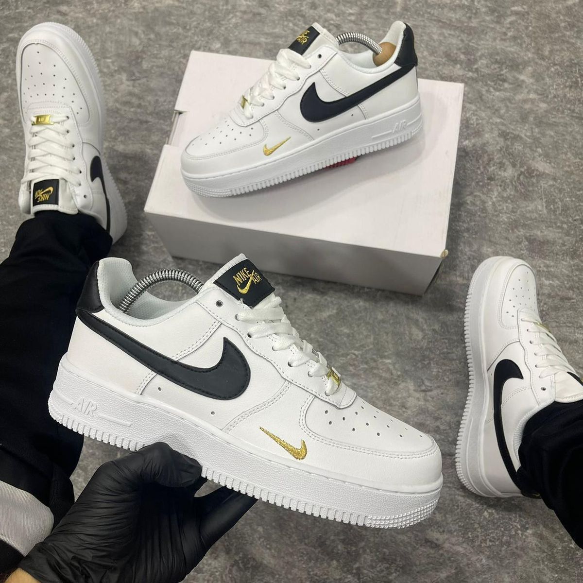 NIKE AIRFORCE ONE WHITE BLACK GOLD