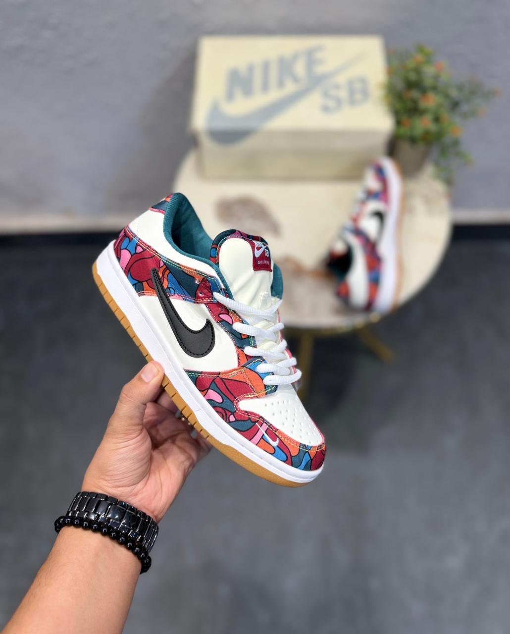 NIKE SB DUNK  PARRA ABSTRACT