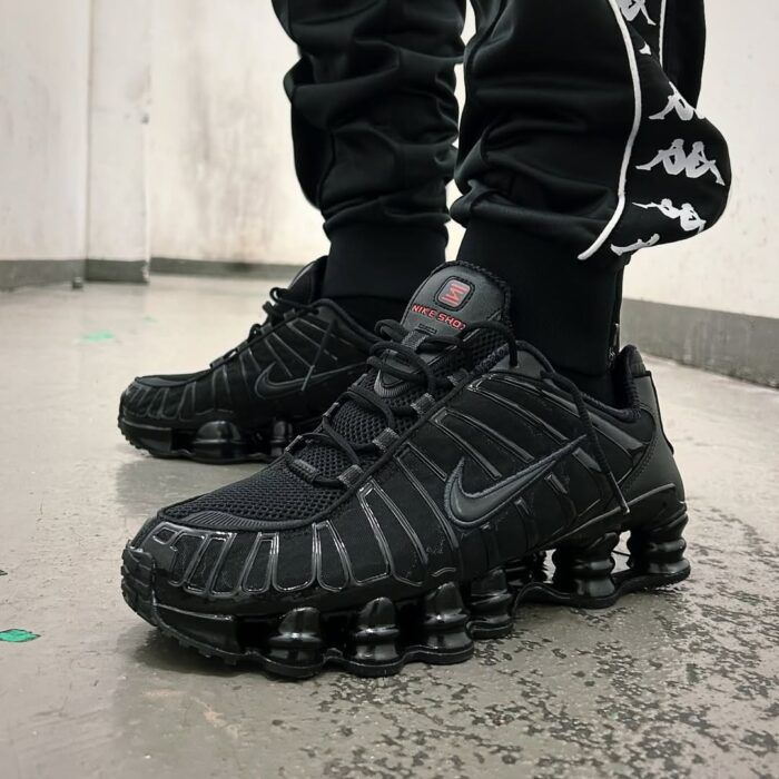 NIKE SHOX TL ALL BLACK