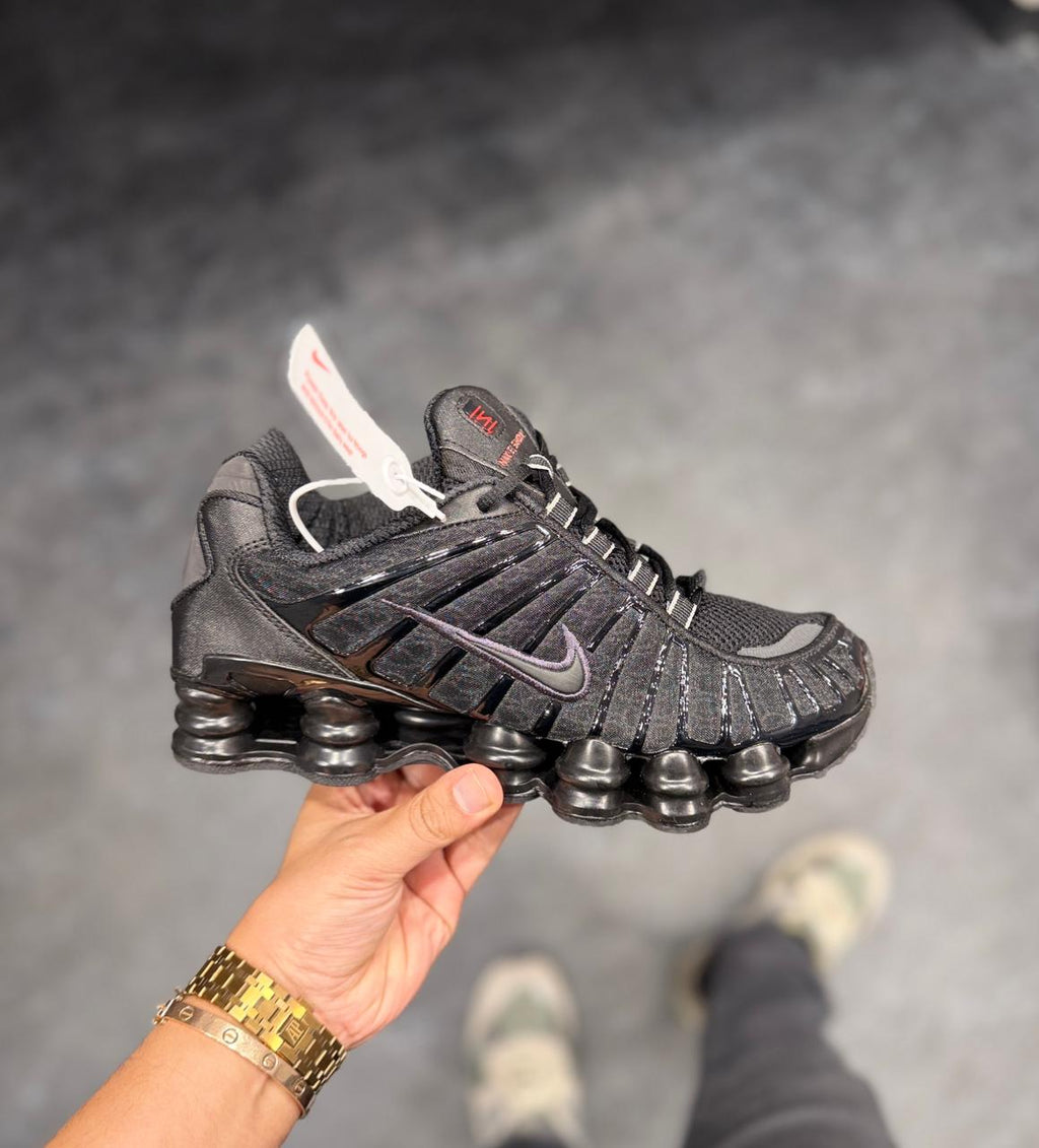 NIKE SHOX TL ALL BLACK