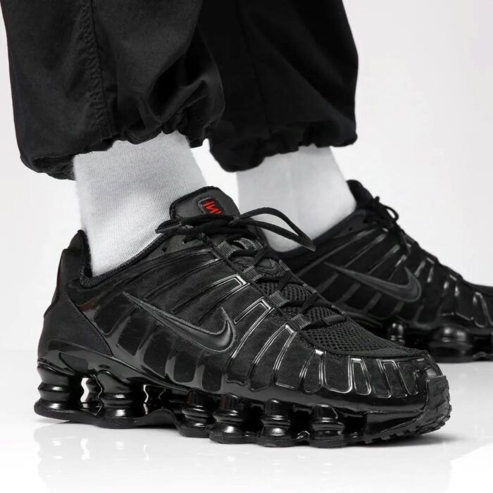 NIKE SHOX TL ALL BLACK