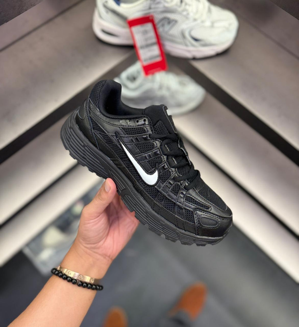 NIKE P-6000 TRAINER TRIPPLE BLACK