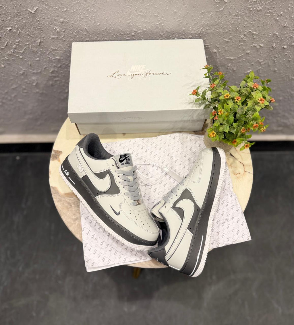 NIKE AIRFORCE ONE GREY METALLIC