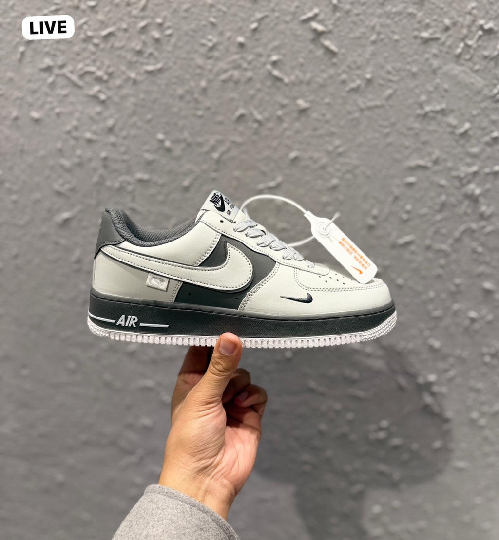 NIKE AIRFORCE ONE GREY METALLIC
