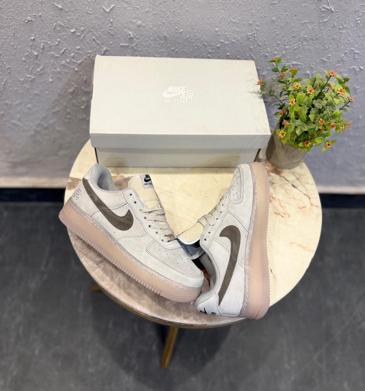 NIKE AIRFORCE REIGN CHAMP OLD GREY