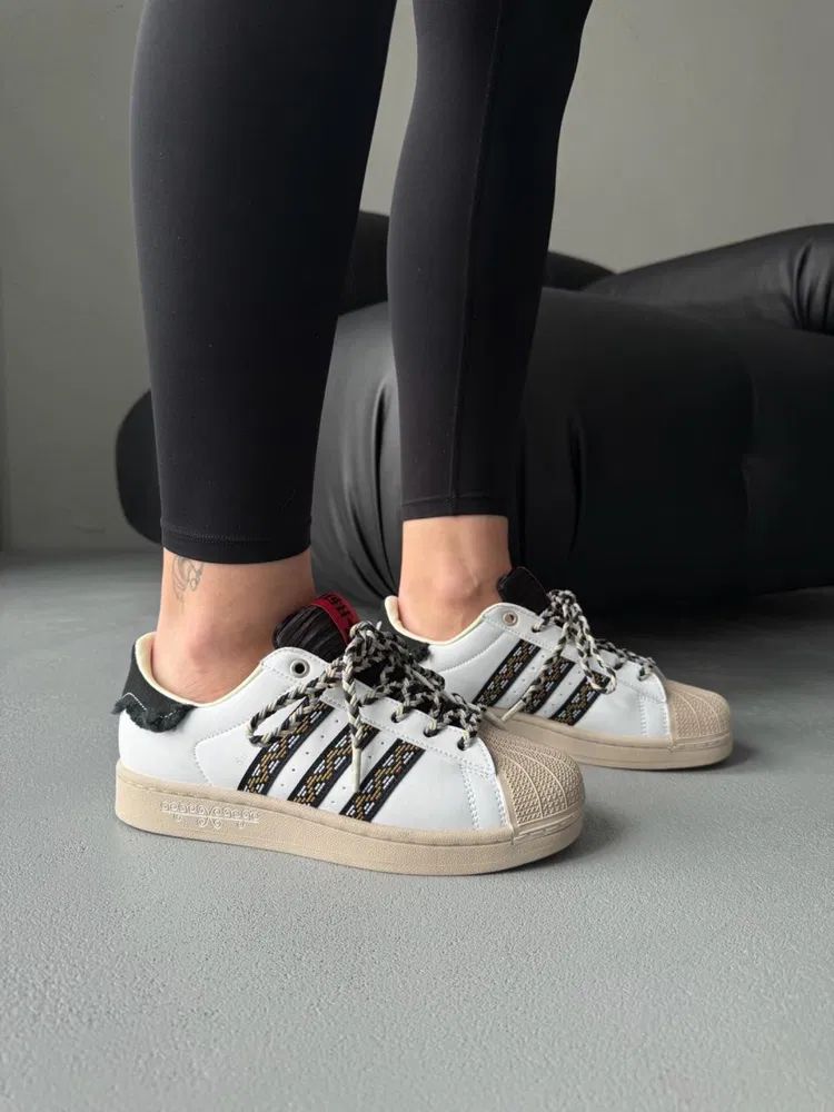 ADIDAS ORIGINALS SUPERSTAR FRINGE BEIGE BLACK
