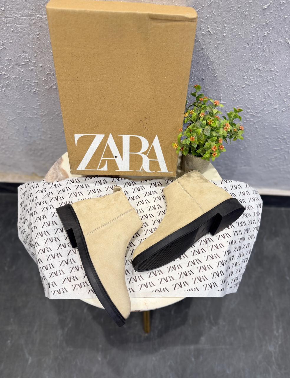 ZARA-SURPLUS BEIGE ZIPPY  BOOTS Z-0