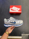 NIKE P-6000 TRAINER SILVER NAVY