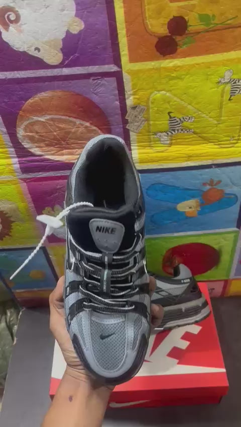 NIKE P-6000 TRAINER METALLIC